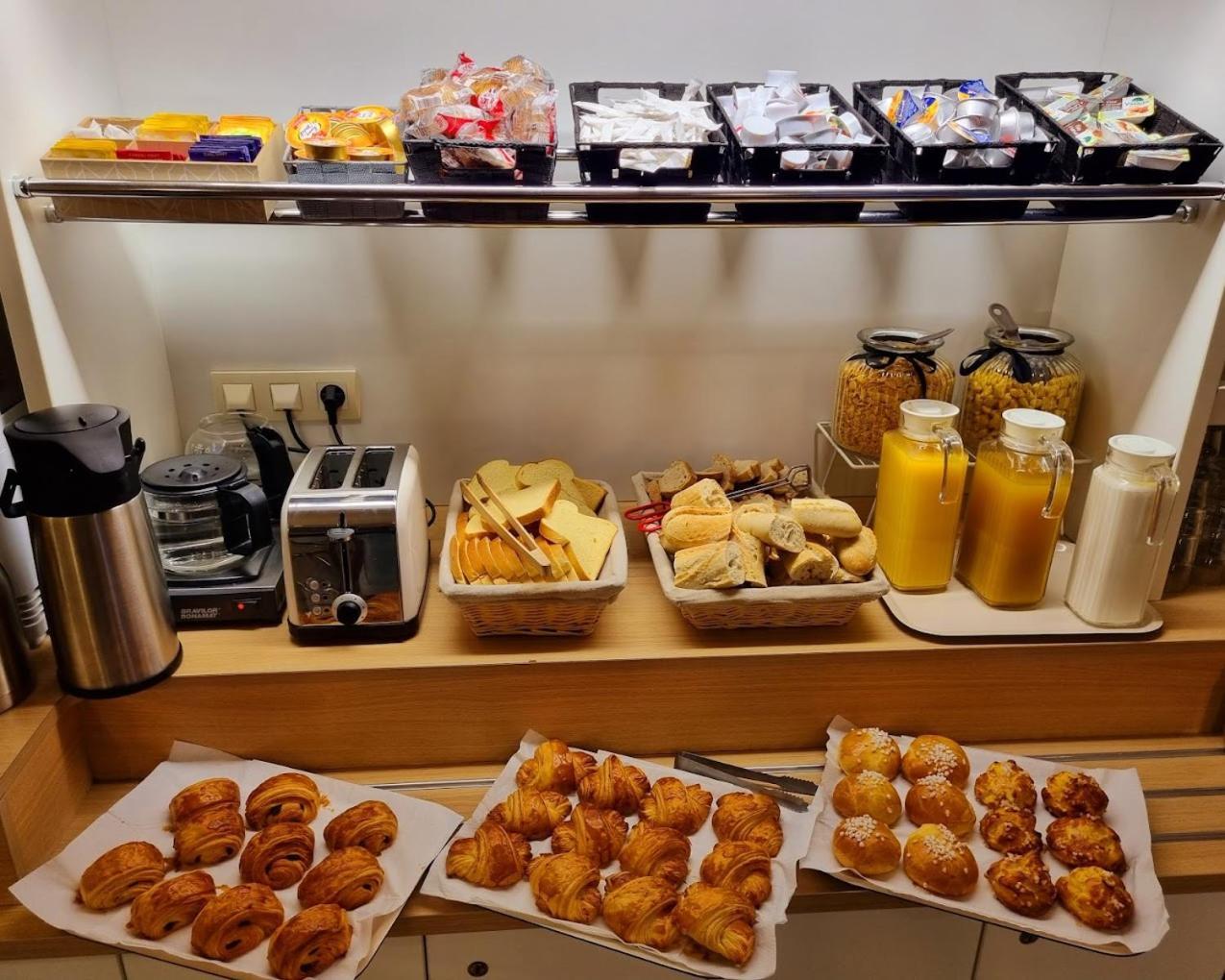 Enzo Hotel 1Er Prix Coudes Ngoại thất bức ảnh